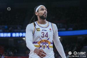 ???♂?11投僅2中！媒體人：薩林杰是真沒狀態(tài)還是漫不經(jīng)心？