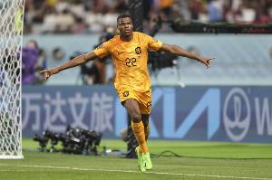 官方：鄧弗里斯因傷退出荷蘭本期名單，維弗、巴斯入選