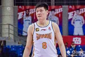 這場狀態(tài)不好！張寧上半場0分 全場12中4&三分8中2拿11分5板3助