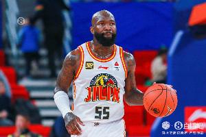 效率太低！多米尼克-瓊斯26中8拿到22分8板6助 正負(fù)值-20