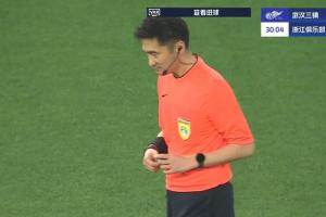 主裁判都笑了??VAR介入超7分鐘，最終認定浙江進球有效