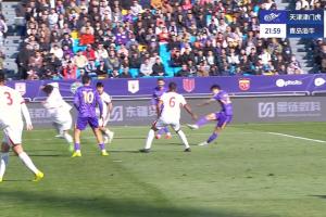 進(jìn)球無效！巴頓禁區(qū)內(nèi)抽射破門，VAR介入判罰阿代米越位在先