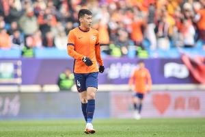 下一輪還怎么踢？青島海牛一場(chǎng)比賽折損3名主力，1人傷退+2人紅牌