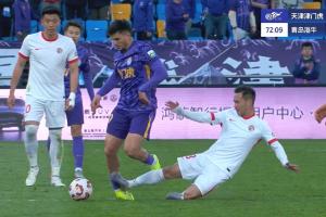 第二張直紅！林創(chuàng)益背后鏟球被紅牌罰下