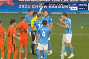 功夫足球...中超本輪5張紅牌全為直紅：2次飛鏟1次拳擊1次踩膝蓋