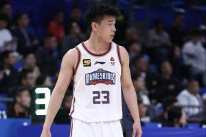 ??超神??！林葳季后賽首秀負(fù)重前行爆轟37分5板11助2斷！