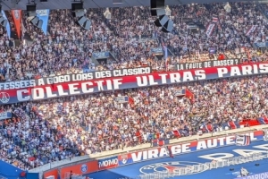 巴黎死忠拉橫幅怒懟馬賽&里昂：自己能力不行就怪納賽爾？