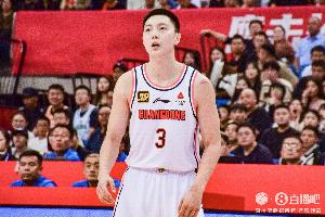 記者：季后賽模式的廣東展現(xiàn)了冠軍底蘊(yùn)的威懾力 但神仙球沒道理