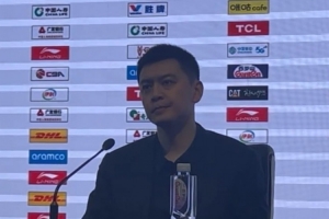 布置末節(jié)最后一攻很平靜 楊鳴：對球員有信心 另外輸了還有機會翻