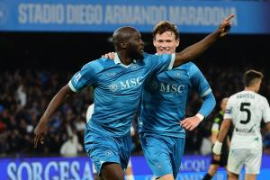 ??紅魔舊將集體爆發(fā)！盧卡庫一射兩傳，麥克托米奈梅開二度