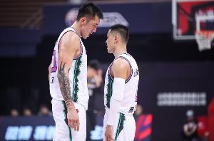 高詩巖說陶漢林忘戰(zhàn)術(shù)？付政浩：球隊(duì)重建新老核心交接難免有沖突