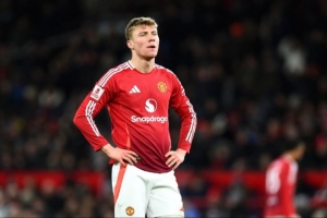 舒梅切爾：霍伊倫的天賦沒有問題，隊(duì)友提供的支持和幫助不夠