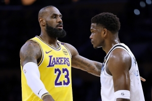 ??徐靜雨：愛德華茲突破似韋德遠射賽庫里 詹姆斯已經傾其所有