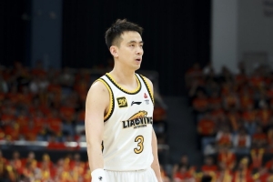 付政浩：半決賽場(chǎng)均僅5分 G2失誤多于助攻 趙繼偉低迷致遼籃失衡