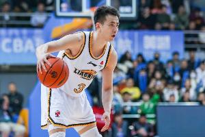 半決賽表現差！趙繼偉常規(guī)賽場均10.5分7.9助 季后賽上漲至16.3分