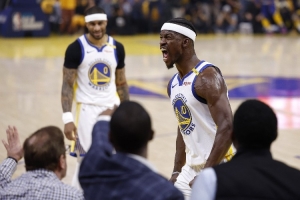 徐靜雨：小佩頓根本無法左右火箭進(jìn)攻端表現(xiàn) 亞當(dāng)斯如巨靈神一般