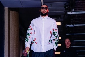 真-生死戰(zhàn)??！快船官方曬球員入場照 小卡面無表情殺氣藏