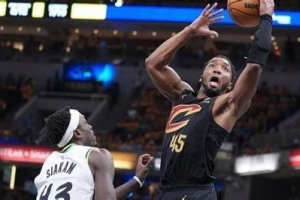 掘金雷霆MVP對守戰(zhàn)；騎士雙塔的存在感