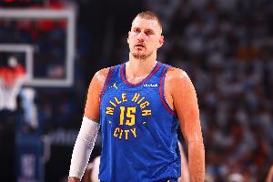 要不以后咱少說(shuō)點(diǎn)??Skip末節(jié)初段高呼掘金穩(wěn)了 結(jié)果掘金被奶死