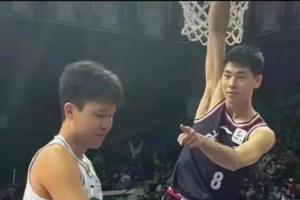 兄弟我來了??楊瀚森和崔永熙在洛杉磯偶遇 傳授點NBA打拼經(jīng)驗