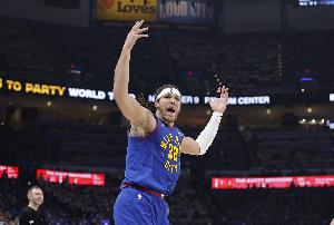 Skip：若戈登首發(fā)&這說(shuō)明他的傷勢(shì)不嚴(yán)重 要記得穆雷G6前還生病呢