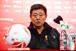 青島紅獅主帥：足協(xié)杯踢泰山是學(xué)習(xí)機(jī)會(huì) 我們還是以聯(lián)賽為主