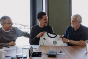 德國足協(xié)官方：霍村助教胡布納將接替瓦格納，擔任納帥助理教練