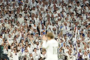 告別伯納烏！魔笛社媒：莫因?yàn)榻Y(jié)束而哭泣，要因?yàn)榘l(fā)生過(guò)而微笑