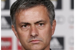 特殊的一個(gè)！15年前的今天穆里尼奧出任皇馬主帥，帶隊(duì)3年斬獲3冠