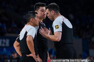 工人日?qǐng)?bào)：CBA裁判制度改革仍在路上 外籍裁判的整體表現(xiàn)受到認(rèn)可