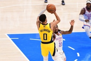 啥叫魔法??！哈利伯頓本次季后賽最后90秒扳平或反超球7投6中