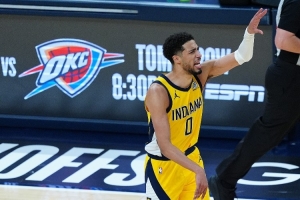 哈利談失誤：首次總決賽 第一節(jié)打得有些緊張 沒真正做好準備