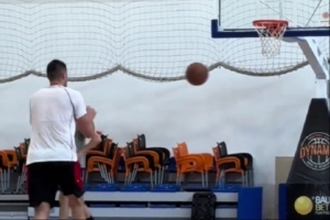 提升個人能力！鄒陽分享塞爾維亞特訓(xùn)日記 偶遇武切維奇訓(xùn)練