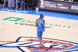 ??亞歷山大總決生涯前兩戰(zhàn)合砍72分 創(chuàng)NBA歷史紀(jì)錄！