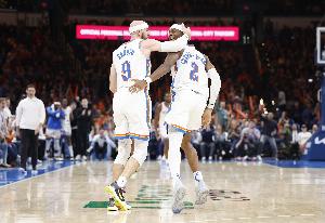 卡魯索防你會如何？杰倫威：我不知道 我總把他打得找不著北??