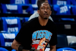 科學(xué)盡頭是玄學(xué)??杰倫威賽前穿隊友維金斯周邊T恤熱身 后者爆發(fā)