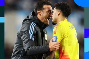 拉著迪亞斯說了啥？斯卡洛尼保密：我祝賀了他，沒什么奇怪的