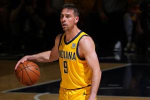 ??X因素神奇小子！麥康納15分鐘10分5助5斷掀逆轉(zhuǎn)狂潮！