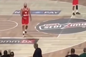 因向球迷做擼迪克手勢 富尼耶被帕納辛納科斯隊及部分球迷起訴