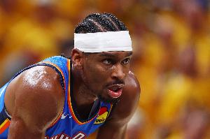 亞歷山大總決賽場(chǎng)均32.8分5.3板3.8助2.5斷1.3帽 命中率48/35/92%