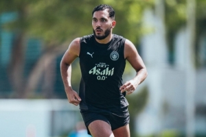 備戰(zhàn)世俱杯??曼城曬球隊(duì)訓(xùn)練照，謝爾基、阿坎吉、瓜帥出鏡