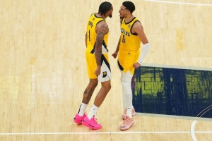 帶傷作戰(zhàn)！托平：哈利伯頓是戰(zhàn)士今天表現(xiàn)驚艷 他帶領(lǐng)我們?nèi)? >
                                        </div>
                                    </div>
                                    <div   id=