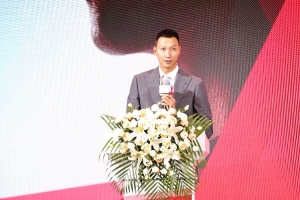 ??楊毅：易建聯(lián)的事誰(shuí)給定性了？誰(shuí)說(shuō)有罪？網(wǎng)友審判什么