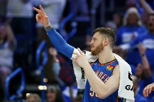 哈滕：我們沒人知道怎么開香檳瓶 卡魯索不得不教大家