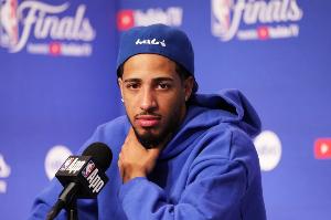 鄒陽：季后賽一次次絕殺讓我喜歡上低調(diào)謙遜的哈利 等你王者歸來