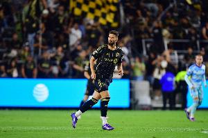 法媒：里爾正在轉(zhuǎn)會(huì)市場尋找前鋒，考慮簽下38歲的吉魯