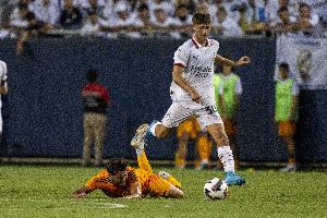 記者：米蘭18歲中場(chǎng)利貝拉利可能轉(zhuǎn)會(huì)，帕爾馬、萊切等隊(duì)有意