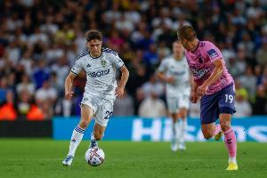 電訊報(bào)：丹尼爾-詹姆斯將與利茲聯(lián)續(xù)約4年，菲爾波加盟貝蒂斯