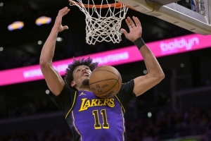 ??馬健談湖人雙塔：內(nèi)線比上賽季肯定變強了 但在西部仍然偏弱