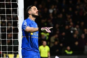 斯基拉：那不勒斯、羅馬、都靈有意萊切門(mén)將法爾科內(nèi)